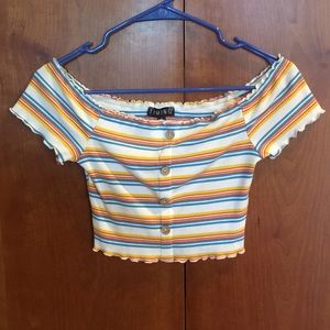 Adorable trendy crop top Size=large but fit=small